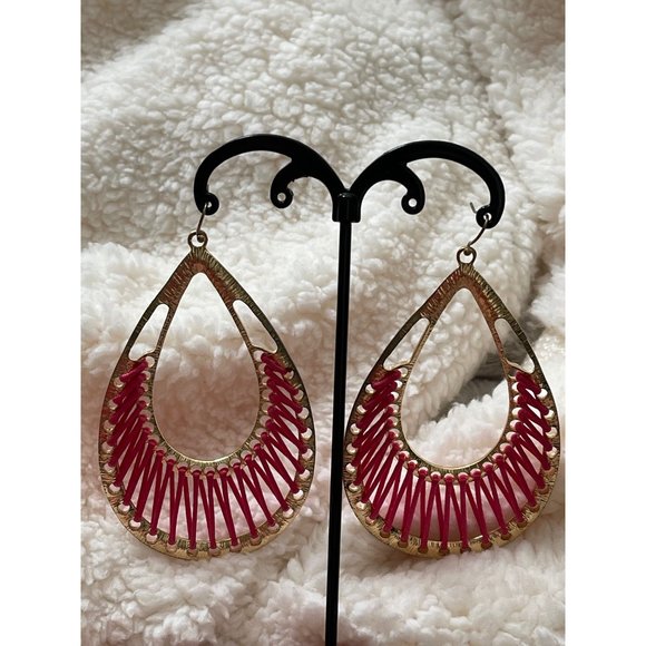 Big Gold Tone Pink Sting Designed Teardrop Statement Earrings - Picture 4 of 11